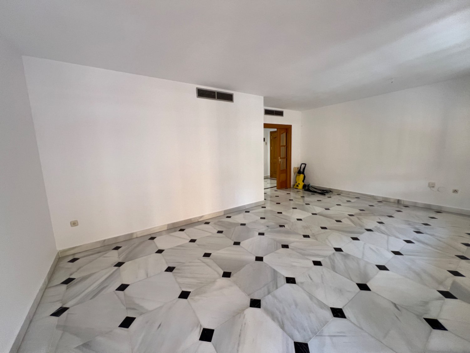 Flat for rent in El Limonar (Málaga)